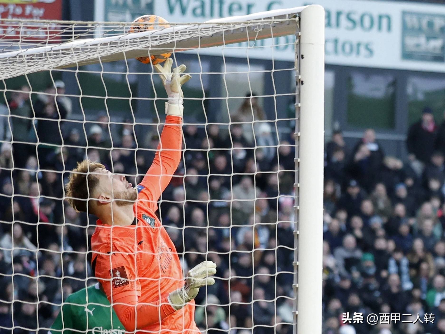 开云体育-西亚卡姆爆冷击败利物浦，高光表现引爆全场！